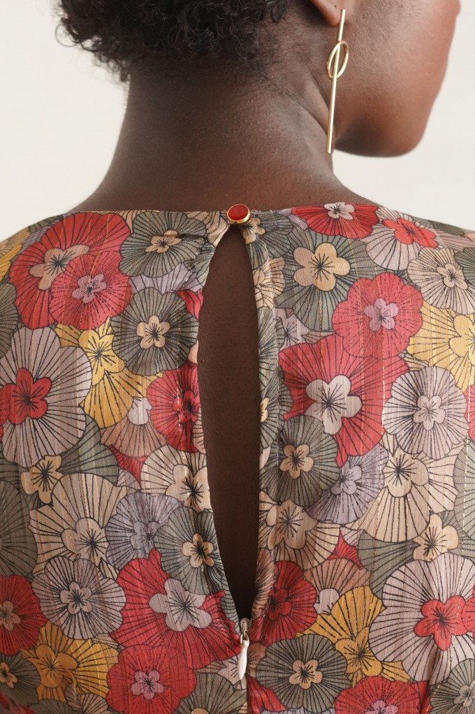 robe motifs fleurs et volants