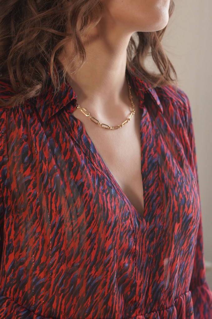 Robe décolleté en V et manches trois-quarts