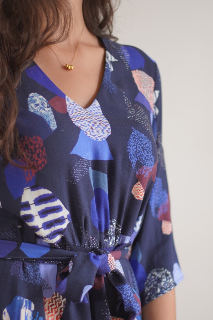 Robe avec décolleté en V