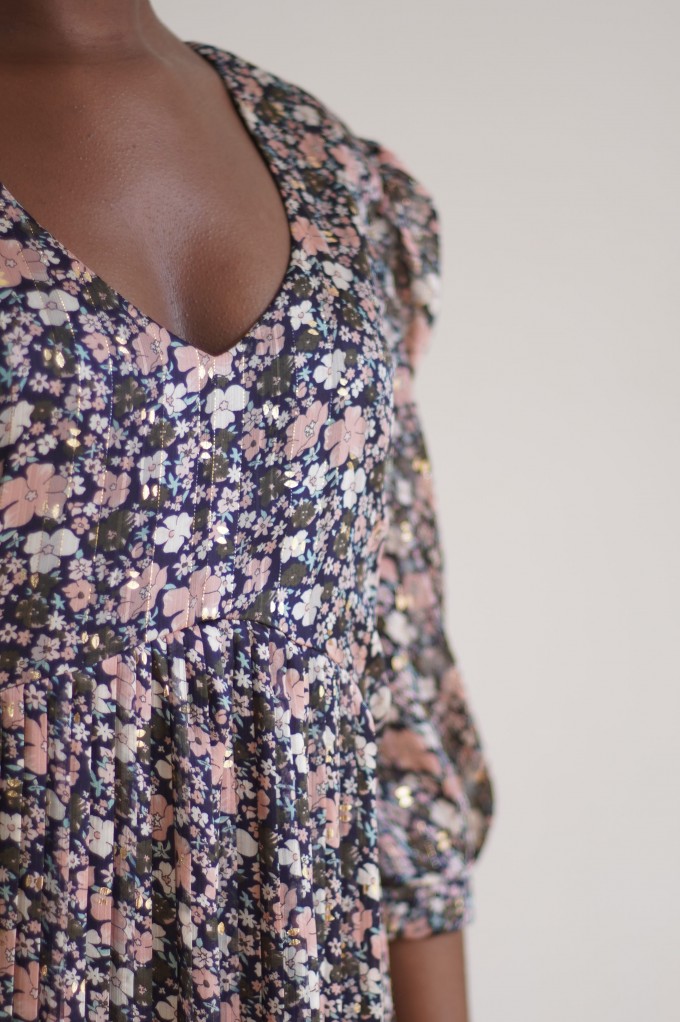 Robe avec décolleté en V