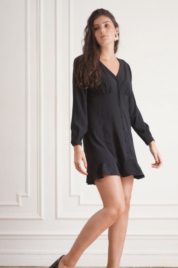 Robe courte à manches longues